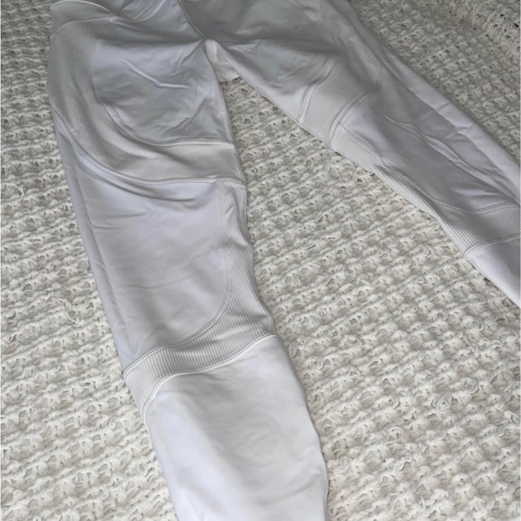 Lululemon Athletica New Ambition white and gold Leggings - Picture 6 of 10